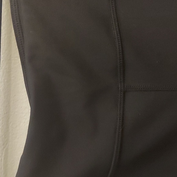 ZELLA Black Cropped Leggings with Perforated Hem and Pockets - Picture 2 of 13